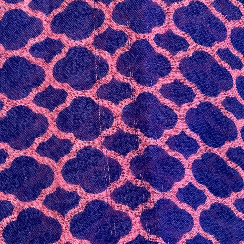 Pink and blue oblong fringed scarf - Picture 3 of 3